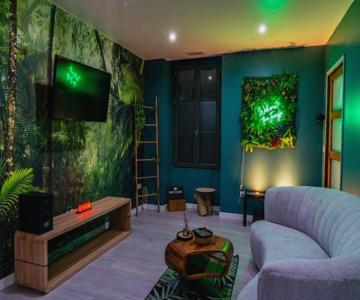 Tropical Jungle Loveroom Pau Centre