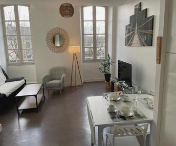 T1 40 M2. Lit Queen Size