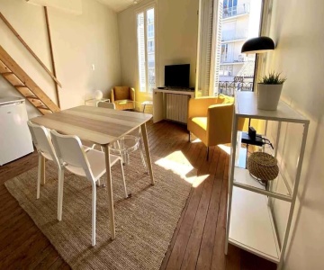 Charming T2 Apartment 200 M From Tram B