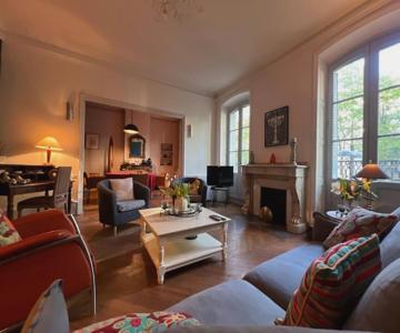 Cœur De Ville, Garage Privé Et Gratuit Avec Terrasse !