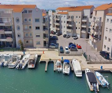 Canet marina près plage très calme