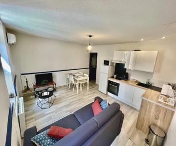 Parenthèse A Deux - T2 Cosy & Romantique - Cours Intérieure - Patio - Clim - Proche De La Cité Médié