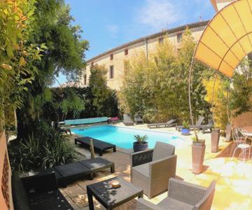 La Villa Carcassonne, Cité 8 Min à Pieds, Clim, Piscine, Full Wifi, Borne 7,5kw, Vélo élect, Parking