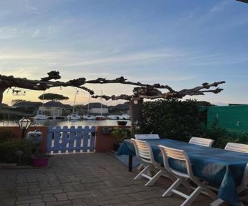 Maison Au Bord De L'etang