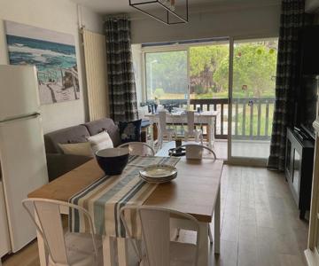 Entre Mer Et Pinède