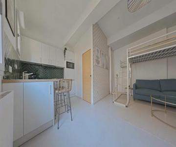 Charmant Studio Contemporain