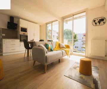 005- Appartement 6 Chambres, Tramway, Parking,clim