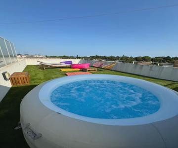 Luxueux 5 Pc, Jacuzzi, Rooftop, Terrasse, Clim