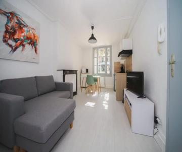 Le Triompha Montpellier Proche Arc De Triomphe