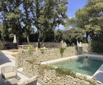 Superbe mazet provençal rénové