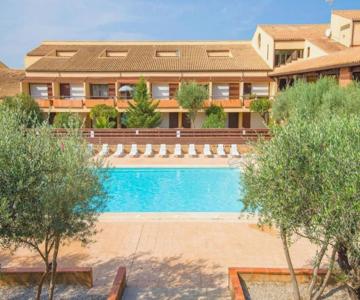Saint Cyprien Golf View 2 Bedrooms Apartment , 900 M From The Beach