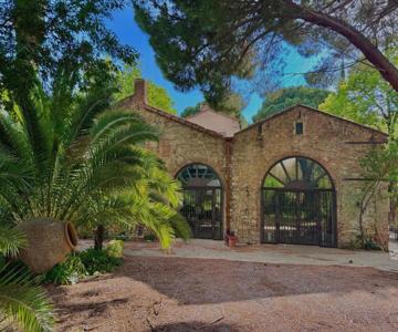 Domaine De La Fauvelle