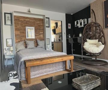 Jouxtant Le Canal Du Midi