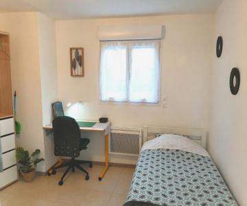 Studio Meublée Avec Sanitaires Douche Kitchenette