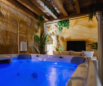 Le Temps Suspendu, Suite Troglodyte Avec Jacuzzi