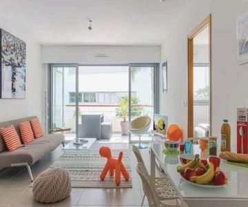 Le White Pearl : Apt 4 Prs, Parking, Clim