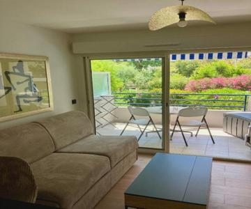 Studio Neuf Parking Piscine à Cannes