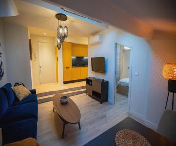 Stylish Central Cannes Apartment