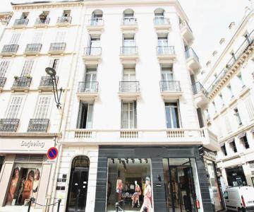 Rue D'antibes Center