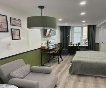 Suquet - La Capitale Du Mimosa Au Palais Des Festivals Et Au Marché Forville