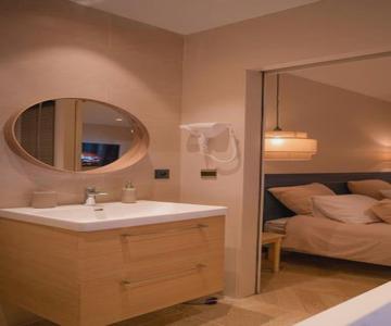 Suite De Luxe Jacuzzi Balnéo,king Size Bed