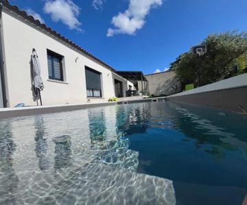 Villa Spacieuse Avec Piscine