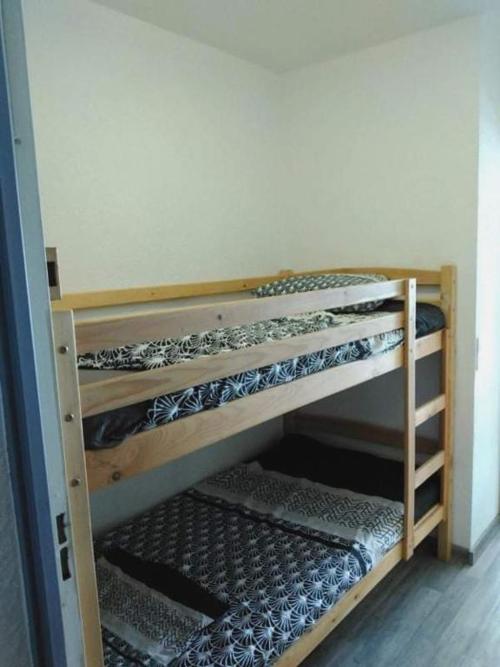 Fréjus, Studio Dans Résidence Avec Piscine