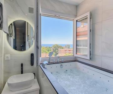Sea View & Spa Suite: 3min Beach