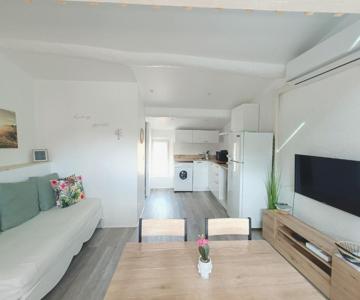 Au Centre De Fréjus Charmant Appartement