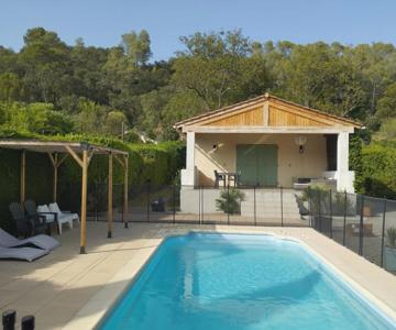 Villa Mara, riverside