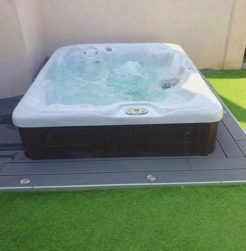 Joli Haut De Villa 3 Chambres Climatisé Avec Jacuzzi