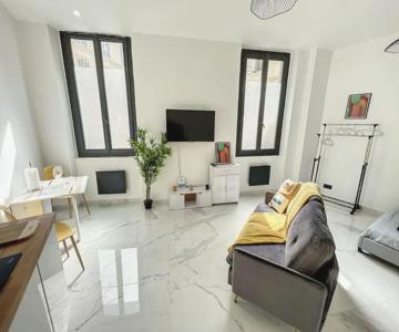 Marseille, Vieux-port , Noailles, Grand Studio