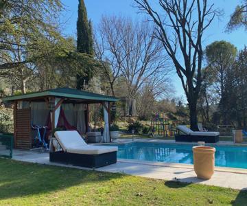 Maison + Piscine à 10 Min D'aix En Pce
