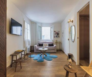 Chic Old Town Apartment