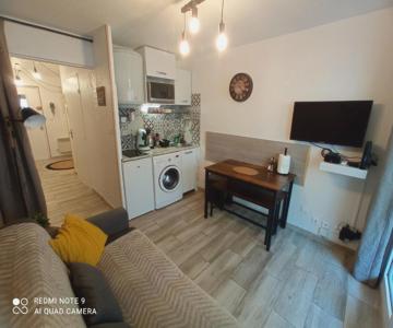 Studio Climatisé, 50 M De La Prom, Wifi