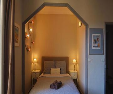 Charming Studio Overlooking A Beautiful Garden