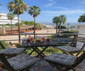 Beautiful Flat With Balcony And Sea View