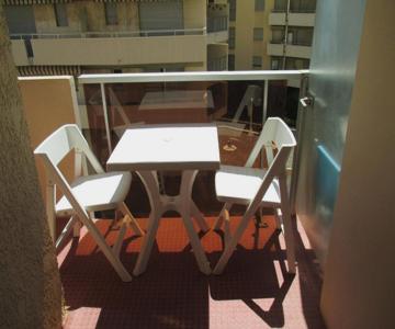 Studio moderne avec balcon - Saint-Raphaël - 25 m² - Parking