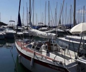 Bateau A Quai St Raphaël, 4 Couchages , Voilier Etap 28i