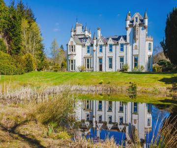 Dalnaglar Castle Estate