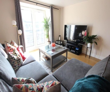 Spacious 2 Bed, 2 Bath Apartment -the Shore, Leith