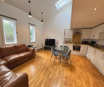 Private Parking 2 Bed 2 Bath