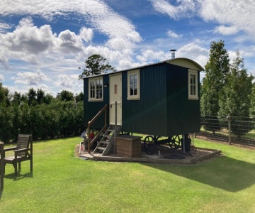 The Rowan Shepherds Hut