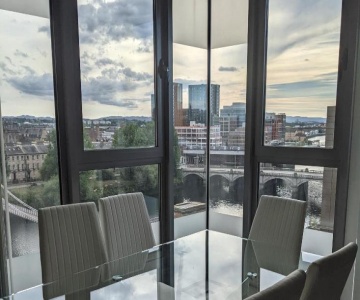 Glasgow City Centre Waterfront Apartment