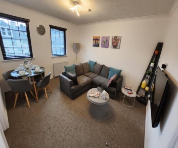 10 Ladyknowe Court