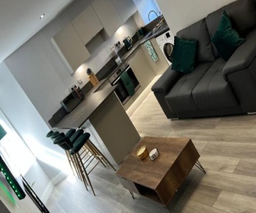 Town Centre 2 Bed Luxury Apartment