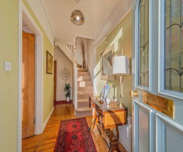 Harry's Bed & Breakfast