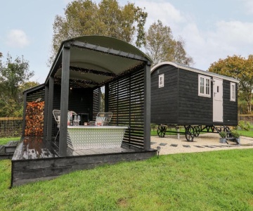 Dragonfly Shepherd's Hut