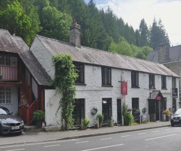 Dragon Hotel & Restaurant