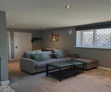 Two Bed Flat In Cardiff